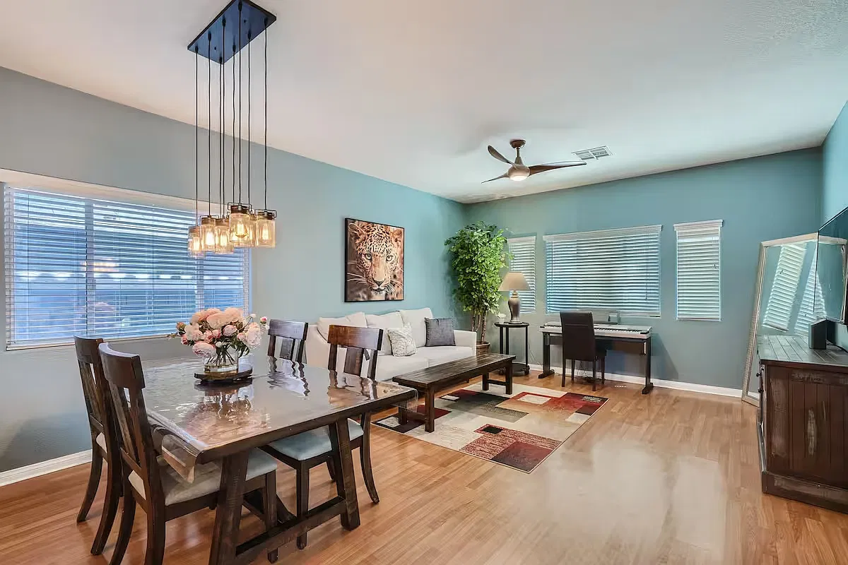3 bed, 2.5 bath, 2088 sqft, $3,000 — Photo 4