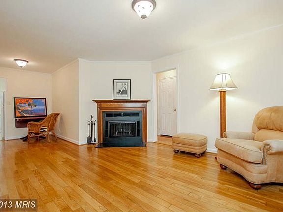 3rd image of 100 N George Mason Dr APT 4