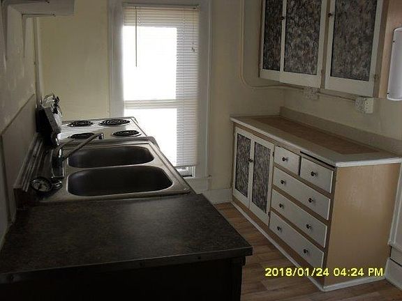3rd image of 117 1/2 E Madison Ave