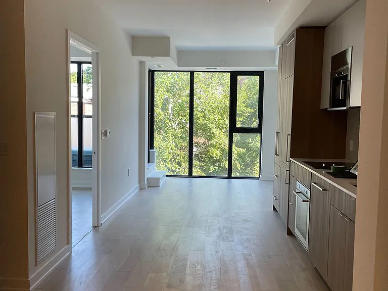 840 Saint Clair Ave W #401 — Photo 6