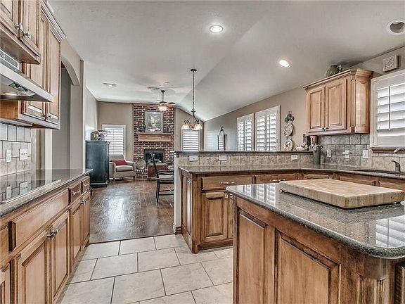 3rd image of 1304 Fairsted Ct