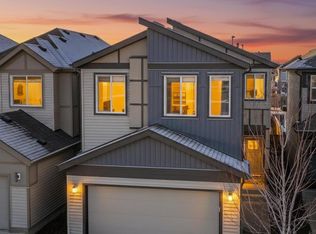 1803 Dumont Cres SW, Edmonton, AB T6W 3V8