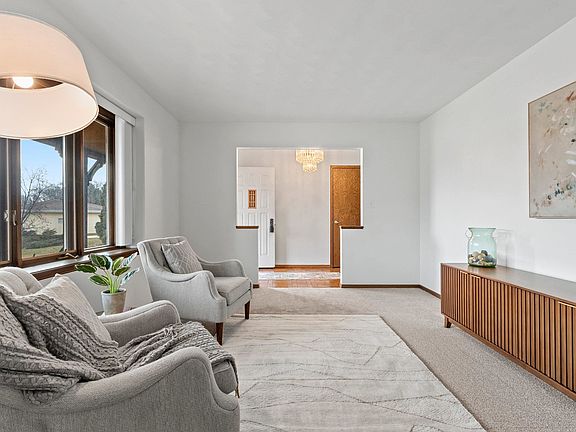 3rd image of 36 Apache Ct