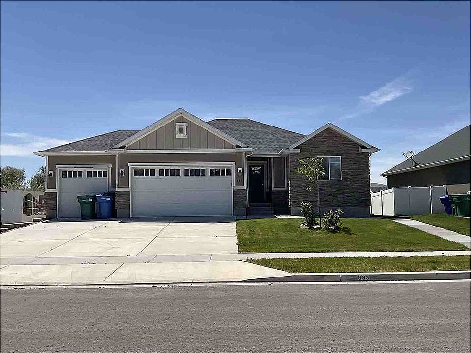 1st image of 833 N Valdean Ln