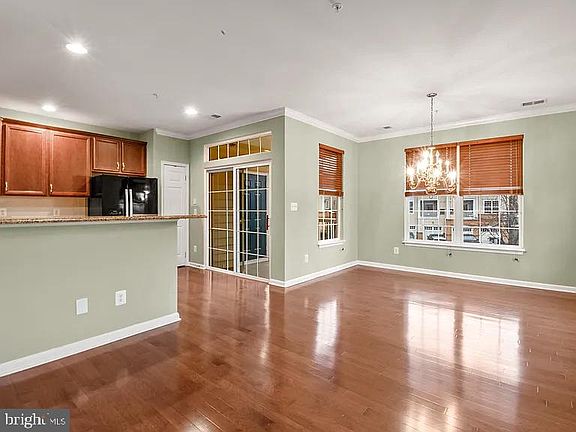 3rd image of 43865 Hickory Corner Ter Unit 101