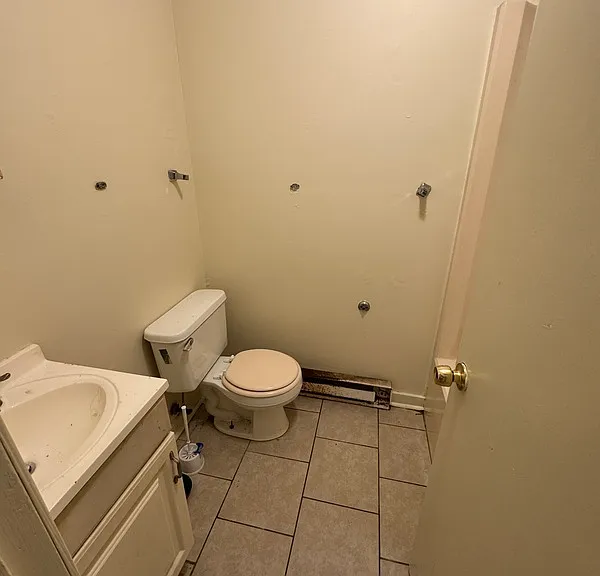 2121 Hazelwood Ave — Photo 6