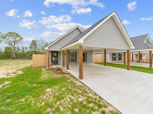 240 Camerons Cove Dr, Carencro, LA 70520