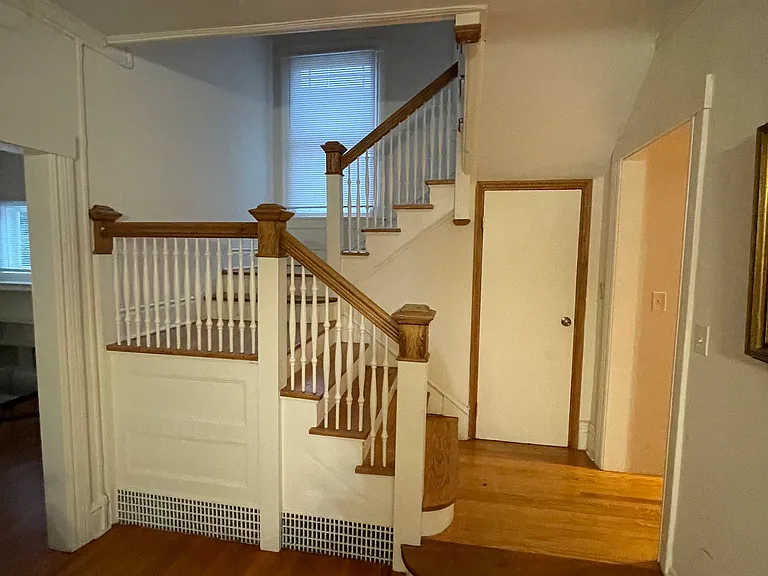 627 Library Pl — Photo 4