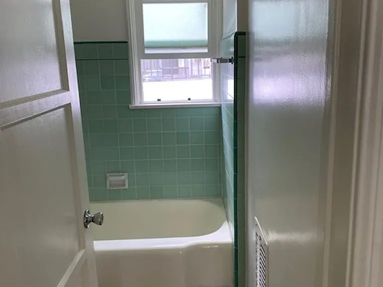 Adams Apartments -142/146 Rentals — Photo 8