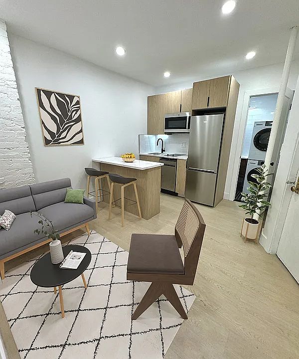 1st image of 440 E 9th St APT 6A
