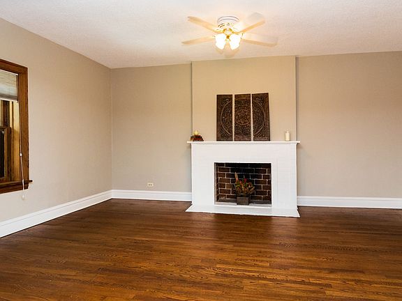 2nd image of 821 Lake St APT 2S
