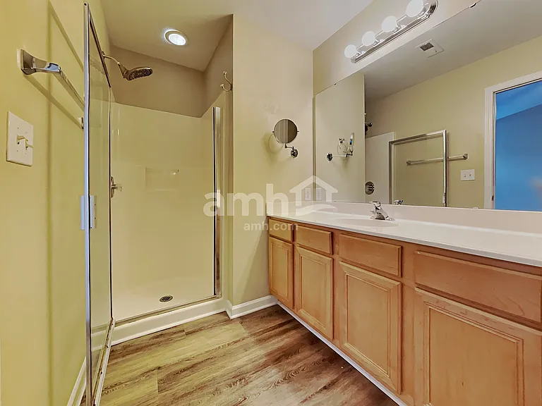 114 Elgin Ln — Photo 10