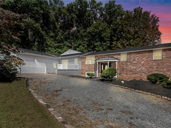 138 Nursery Ln, Butler, PA 16002
