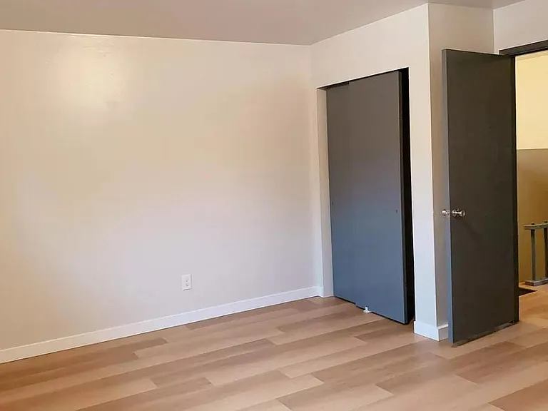 703 Woodford Ave N #2A — Photo 10