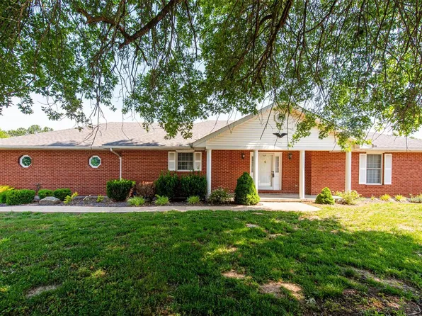 2 Harmonie Dr, Union, MO 63084