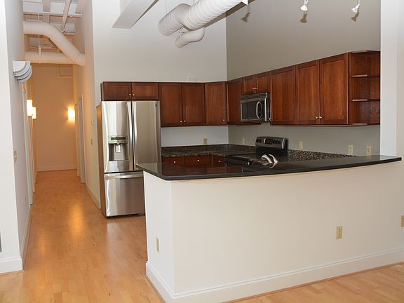 Granite counters with breakfast bar
