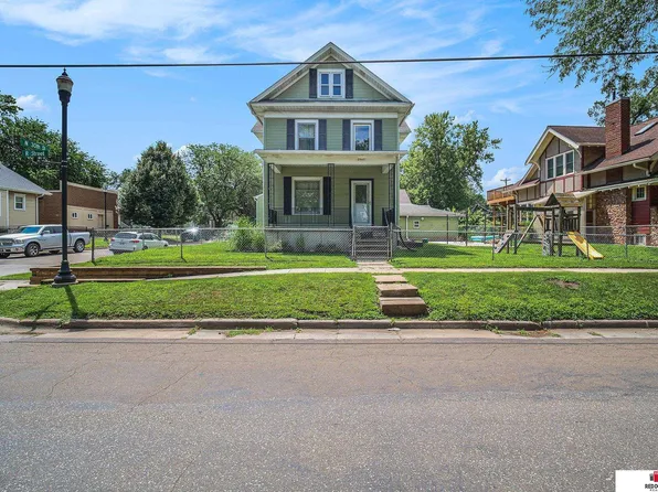 2945 R St, Lincoln, NE 68503