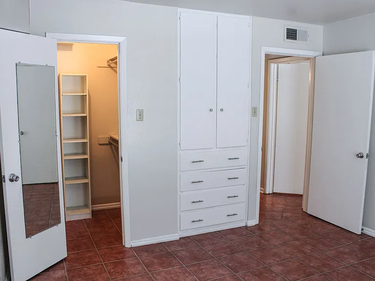 8401 N New Braunfels Ave #109 — Photo 11