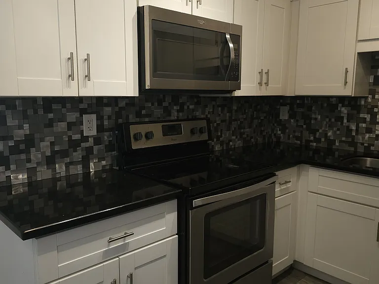 824 E Rose Ln #4 — Photo 6