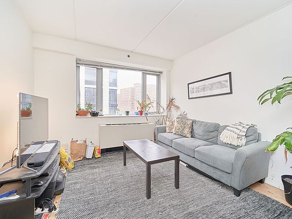 3rd image of 1810 3rd Ave APT B6d