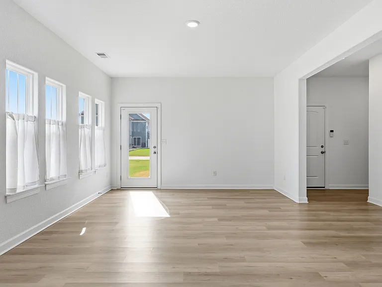 208 Ryker Rd E — Photo 9