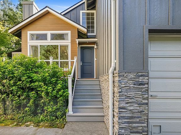 2nd image of 2418 SW Nebraska St