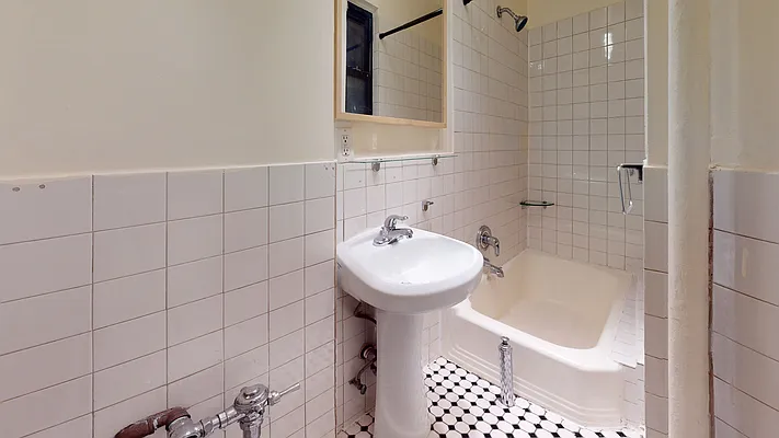 Rented by Compass | media 9