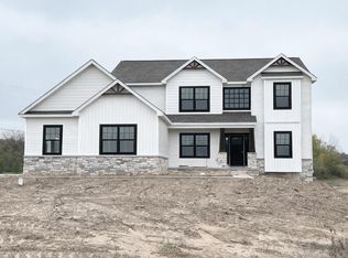 9943 White Tail Dr, Saline, MI
