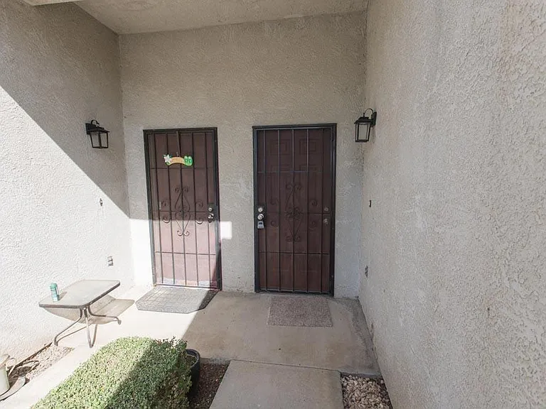 Friendly neighbor has been tenant since 2011 and loves it here.