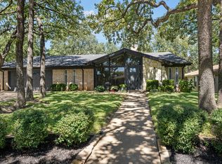 712 Thousand Oaks Dr, Hurst, TX 76054