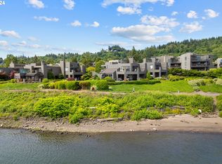 5680 S Riverpoint Ln, Portland, OR 97239