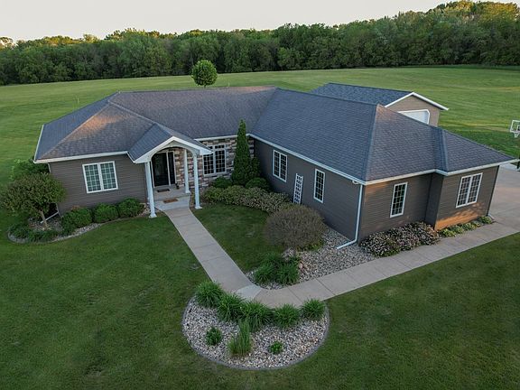 4th image of 1109 Saint Andrews Dr