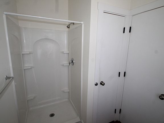 5th image of 321 W 36th St #7