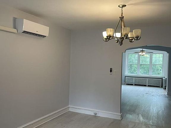4th image of 3125 Magee Ave