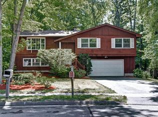56 Tiffany Dr, Windsor, CT 06095