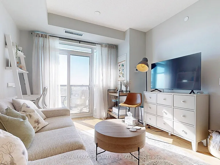 8 Trent Ave #821 — Photo 3