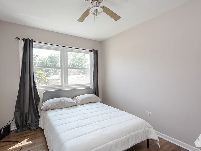 6427 N Hermitage Ave — Photo 12
