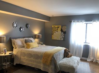 3300 N Carriageway Dr UNIT 107, Arlington Heights, IL