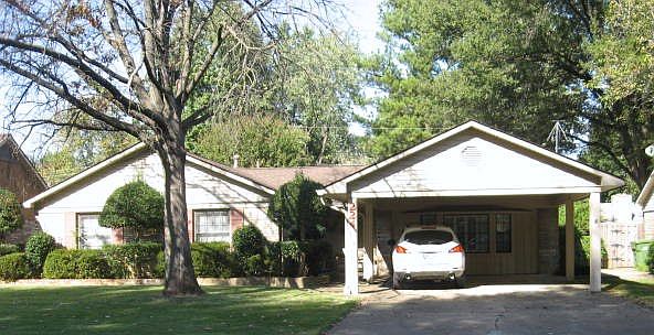1st image of 224 Simon St