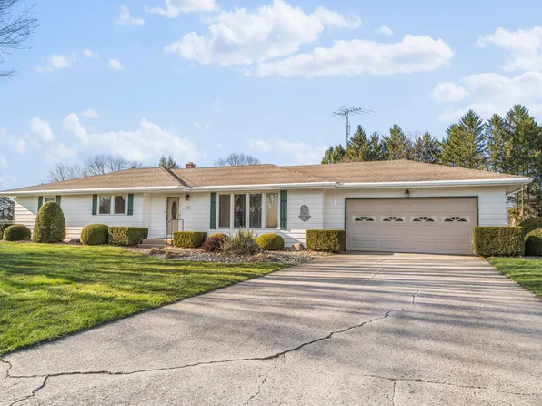 391 W Powell Dr, La Porte, IN 46350