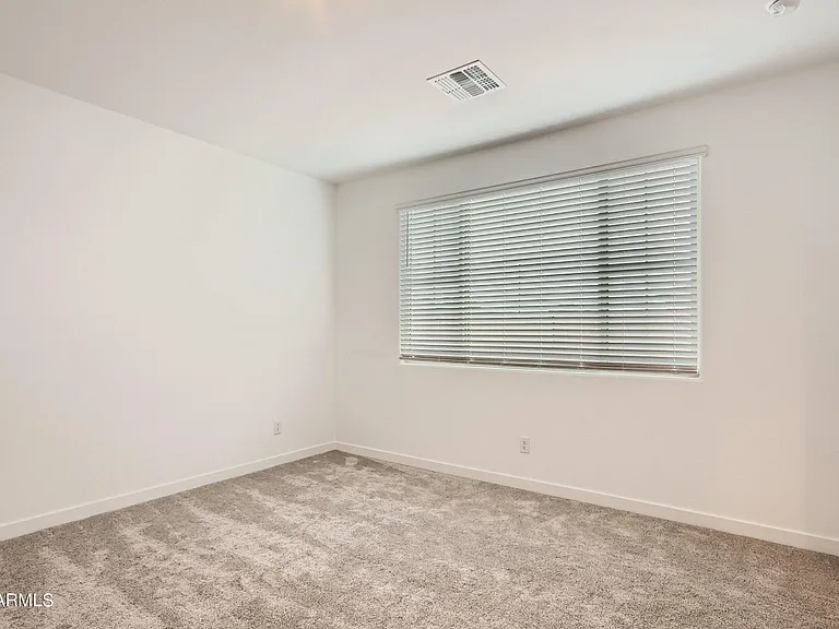 52 E Capricorn Way — Photo 4
