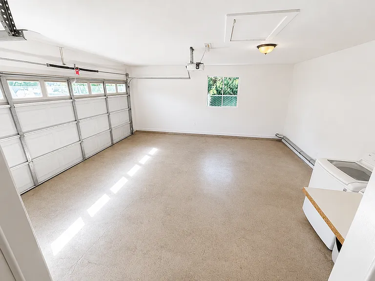 3682 Bay Ave — Photo 36