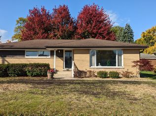 400 W Kensington Rd, Mount Prospect, IL 60056