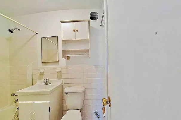 Rented by CitySites Real Estate Group | media 17