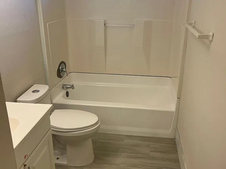 708 Fairmont Dr — Photo 5