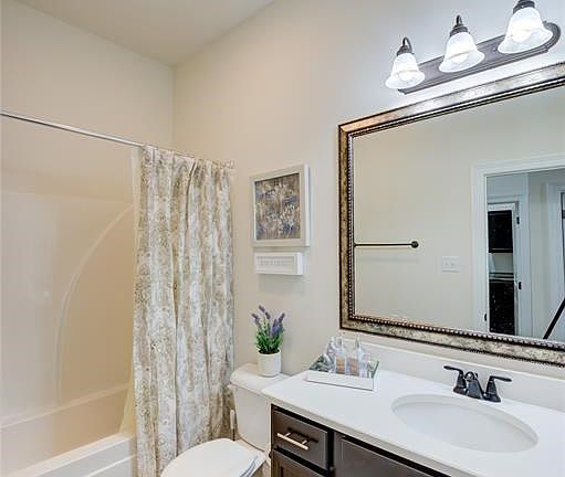 5th image of 1557 Riverview Ln