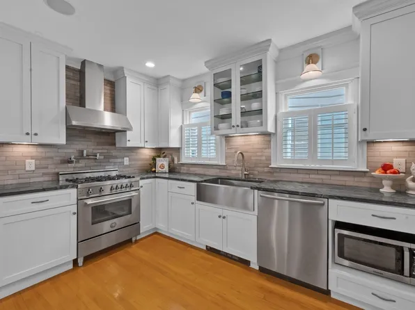 22 Fayette St #3, Cambridge, MA 02139