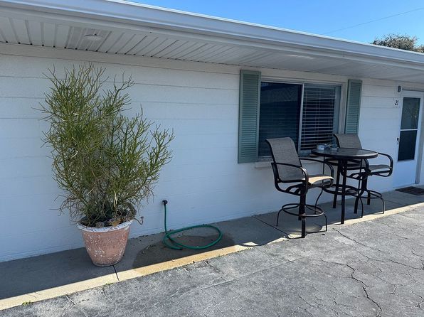 525 Manatee Ct APT 21