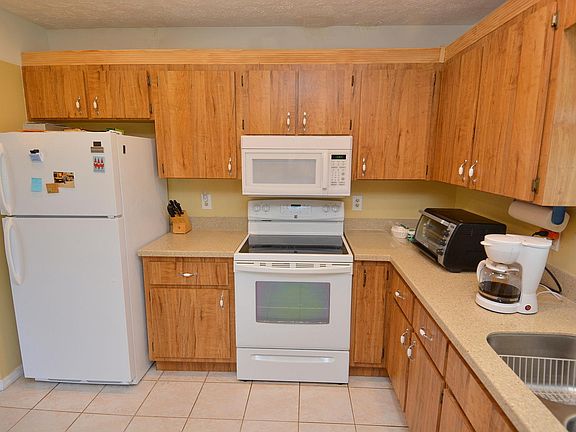 4th image of 2434 SE Warwick Street