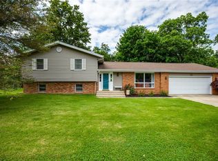 106 E Hawthorne Dr, Effingham, IL 62401